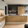 Nolte Design L-Küche mit geriffelten Holzfronten